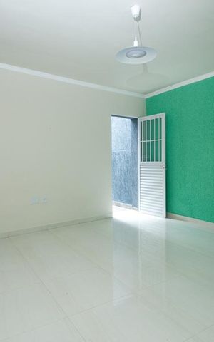 Casa à venda com 130m², 3 quartos e 1 vaga Casa à venda com 130m², 3 quartos e 1 vagaSala