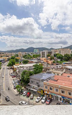 Apartamento à venda com 179m², 3 quartos e 2 vagas Apartamento à venda com 179m², 3 quartos e 2 vagasVista