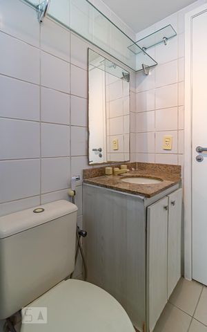 Apartamento à venda com 179m², 3 quartos e 2 vagas Apartamento à venda com 179m², 3 quartos e 2 vagasBanheiro da Suíte