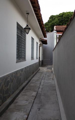 Casa à venda com 159m², 4 quartos e 2 vagas Casa à venda com 159m², 4 quartos e 2 vagasÁrea Externa