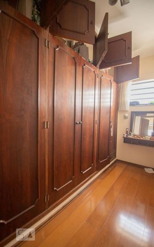 Casa à venda com 250m², 3 quartos e 4 vagas Casa à venda com 250m², 3 quartos e 4 vagassuite