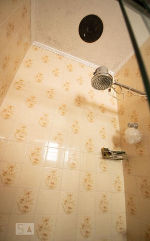 Casa à venda com 250m², 3 quartos e 4 vagas Casa à venda com 250m², 3 quartos e 4 vagasbanheiro