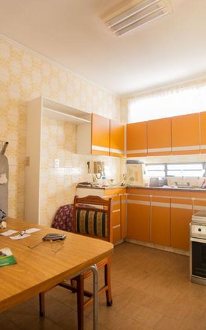 Casa à venda com 250m², 3 quartos e 4 vagas Casa à venda com 250m², 3 quartos e 4 vagascozinha