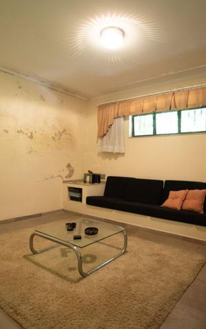 Casa à venda com 250m², 3 quartos e 4 vagas Casa à venda com 250m², 3 quartos e 4 vagassala de tv