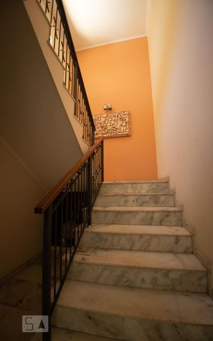 Casa à venda com 250m², 3 quartos e 4 vagas Casa à venda com 250m², 3 quartos e 4 vagashall de entrada