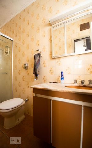 Casa à venda com 250m², 3 quartos e 4 vagas Casa à venda com 250m², 3 quartos e 4 vagasbanheiro