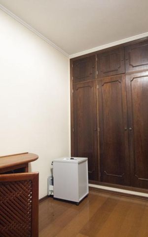 Casa à venda com 250m², 3 quartos e 4 vagas Casa à venda com 250m², 3 quartos e 4 vagasquarto 1