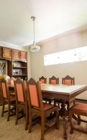 Casa à venda com 250m², 3 quartos e 4 vagas Casa à venda com 250m², 3 quartos e 4 vagassala