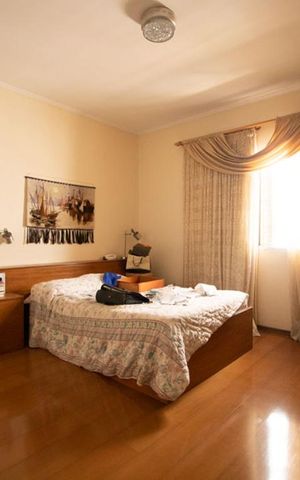 Casa à venda com 250m², 3 quartos e 4 vagas Casa à venda com 250m², 3 quartos e 4 vagassuite