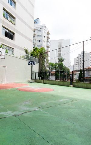 Apartamento à venda com 295m², 4 quartos e 2 vagas Apartamento à venda com 295m², 4 quartos e 2 vagasQuadra Esportiva