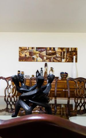Apartamento à venda com 295m², 4 quartos e 2 vagas Apartamento à venda com 295m², 4 quartos e 2 vagasSala de Jantar