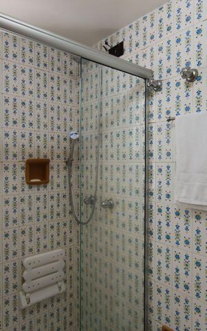 Apartamento à venda com 295m², 4 quartos e 2 vagas Apartamento à venda com 295m², 4 quartos e 2 vagasBanheiro