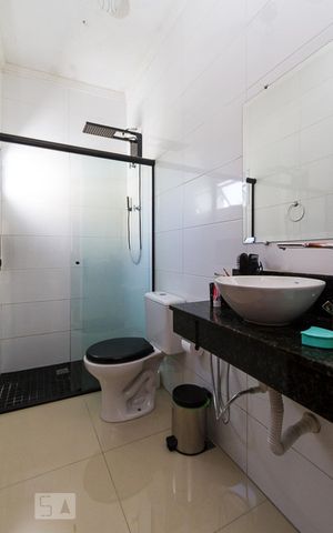 Casa à venda com 167m², 3 quartos e 3 vagas Casa à venda com 167m², 3 quartos e 3 vagasBanheiro da Suíte