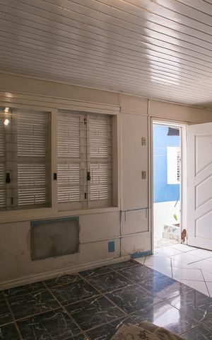 Casa à venda com 220m², 3 quartos e 2 vagasSuíte anexa