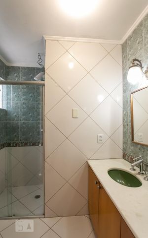 Casa à venda com 220m², 3 quartos e 2 vagasBanheiro