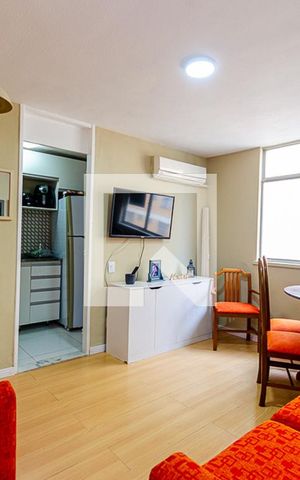 Apartamento à venda com 55m², 2 quartos e 1 vaga Apartamento à venda com 55m², 2 quartos e 1 vagaSala