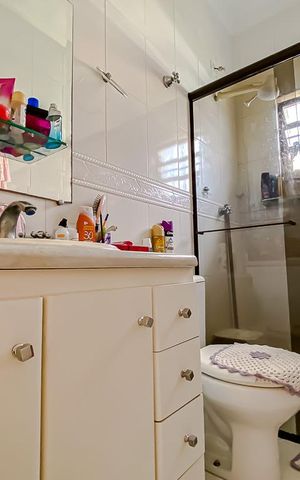 Casa à venda com 152m², 4 quartos e 4 vagasBanheiro Quarto 04 suite