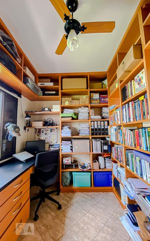 Casa à venda com 152m², 4 quartos e 4 vagasQuarto 02 Biblioteca