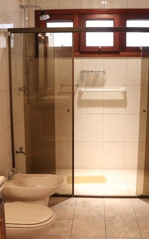 Casa para alugar com 250m², 3 quartos e 4 vagasBanheiro 1