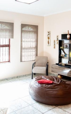 Casa à venda com 544m², 4 quartos e 8 vagasSala