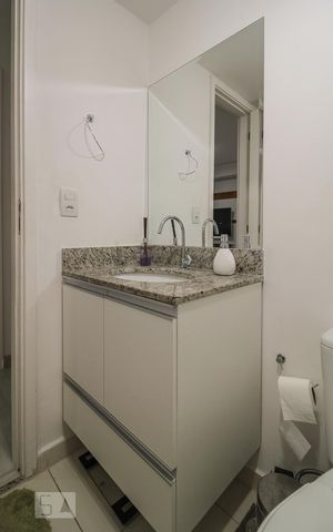 Apartamento à venda com 66m², 2 quartos e 1 vaga Apartamento à venda com 66m², 2 quartos e 1 vagaBanheiro Social