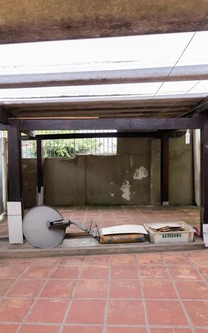 Casa à venda com 190m², 3 quartos e 2 vagas Casa à venda com 190m², 3 quartos e 2 vagasGaragem