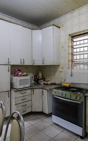 Casa à venda com 190m², 3 quartos e 2 vagas Casa à venda com 190m², 3 quartos e 2 vagasCozinha