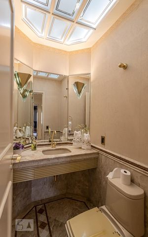 Apartamento para alugar com 496m², 5 quartos e 5 vagas Apartamento para alugar com 496m², 5 quartos e 5 vagasLavabo 1
