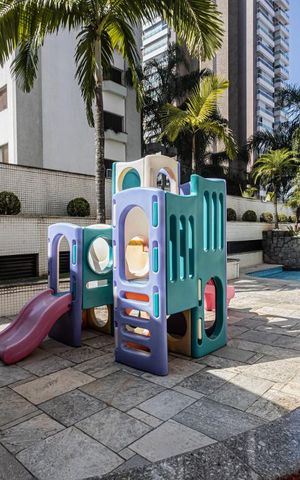 Apartamento para alugar com 496m², 5 quartos e 5 vagas Apartamento para alugar com 496m², 5 quartos e 5 vagasÁrea Comum - Playground