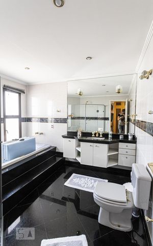 Apartamento para alugar com 496m², 5 quartos e 5 vagas Apartamento para alugar com 496m², 5 quartos e 5 vagasBanheiro Suite 4- Cobertura
