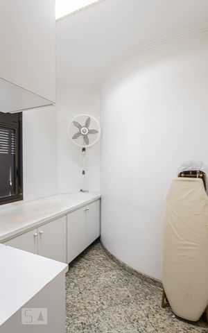 Apartamento para alugar com 496m², 5 quartos e 5 vagas Apartamento para alugar com 496m², 5 quartos e 5 vagasQuarto de Serviço 2