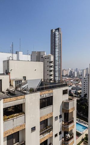 Apartamento para alugar com 496m², 5 quartos e 5 vagas Apartamento para alugar com 496m², 5 quartos e 5 vagasVista