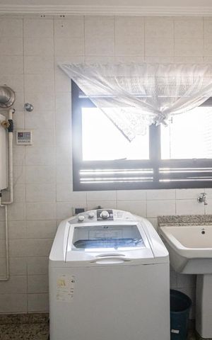 Apartamento para alugar com 496m², 5 quartos e 5 vagas Apartamento para alugar com 496m², 5 quartos e 5 vagasÁrea de Serviço