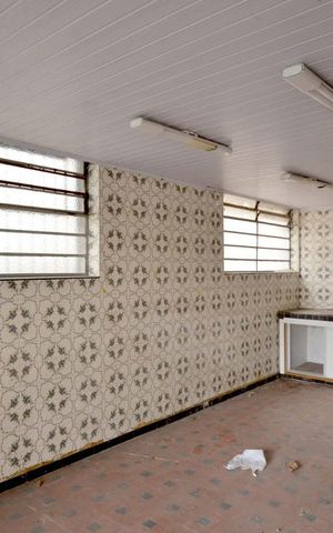 Casa à venda com 300m², 4 quartos e 6 vagas Casa à venda com 300m², 4 quartos e 6 vagasSalão de Festas