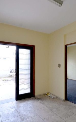 Casa à venda com 300m², 4 quartos e 6 vagas Casa à venda com 300m², 4 quartos e 6 vagasSala 2