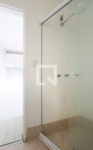 Studio à venda com 35m², 1 quarto e sem vaga Studio à venda com 35m², 1 quarto e sem vagaBanheiro