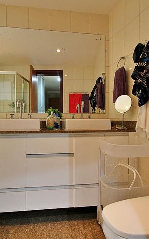 Apartamento à venda com 248m², 4 quartos e 4 vagasBanheiro da Suíte 1