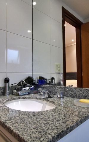 Apartamento à venda com 248m², 4 quartos e 4 vagasBanheiro Suíte 2