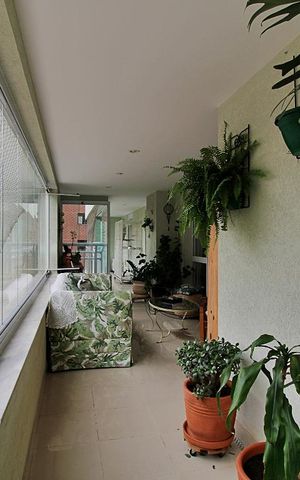 Apartamento à venda com 248m², 4 quartos e 4 vagasVaranda da Sala