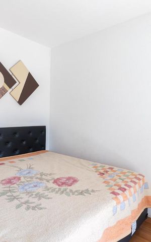 Casa à venda com 180m², 3 quartos e 4 vagas Casa à venda com 180m², 3 quartos e 4 vagasSuíte