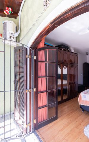 Casa à venda com 180m², 3 quartos e 4 vagas Casa à venda com 180m², 3 quartos e 4 vagasVaranda da Suíte
