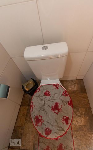 Casa à venda com 180m², 3 quartos e 4 vagas Casa à venda com 180m², 3 quartos e 4 vagasBanheiro churrasqueira