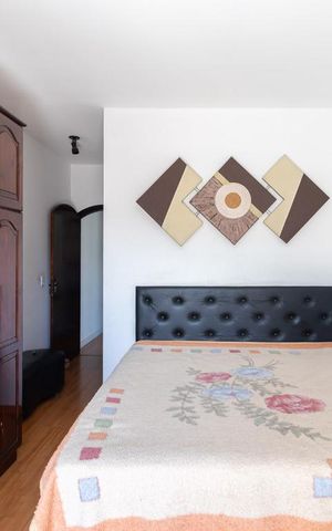Casa à venda com 180m², 3 quartos e 4 vagas Casa à venda com 180m², 3 quartos e 4 vagasSuíte