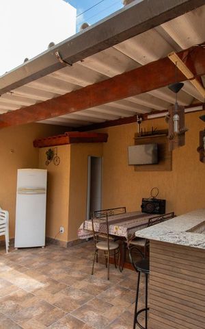 Casa à venda com 180m², 3 quartos e 4 vagas Casa à venda com 180m², 3 quartos e 4 vagasChurrasqueira