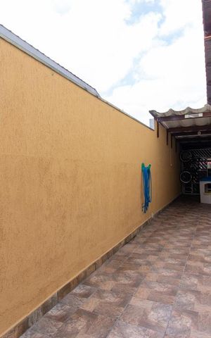 Casa à venda com 180m², 3 quartos e 4 vagas Casa à venda com 180m², 3 quartos e 4 vagasÁrea comum