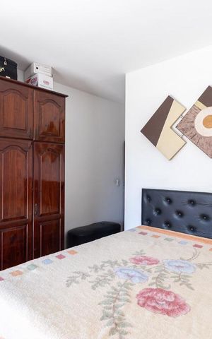 Casa à venda com 180m², 3 quartos e 4 vagas Casa à venda com 180m², 3 quartos e 4 vagasSuíte