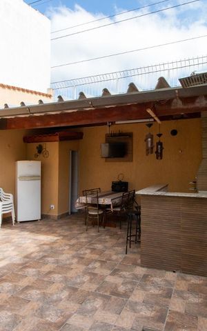 Casa à venda com 180m², 3 quartos e 4 vagas Casa à venda com 180m², 3 quartos e 4 vagasÁrea comum