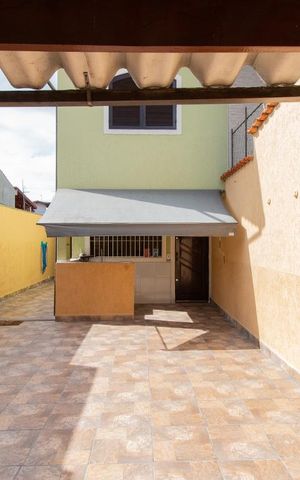 Casa à venda com 180m², 3 quartos e 4 vagas Casa à venda com 180m², 3 quartos e 4 vagasÁrea comum