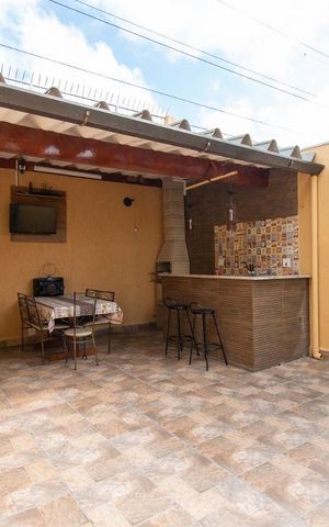 Casa à venda com 180m², 3 quartos e 4 vagas Casa à venda com 180m², 3 quartos e 4 vagasÁrea comum
