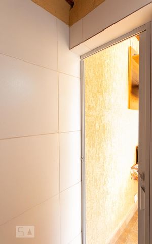 Casa à venda com 180m², 3 quartos e 4 vagas Casa à venda com 180m², 3 quartos e 4 vagasBanheiro churrasqueira